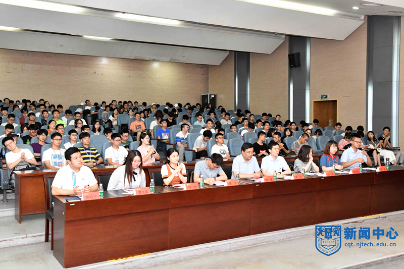 XCB_552601.jpg XCB_552601.jpg